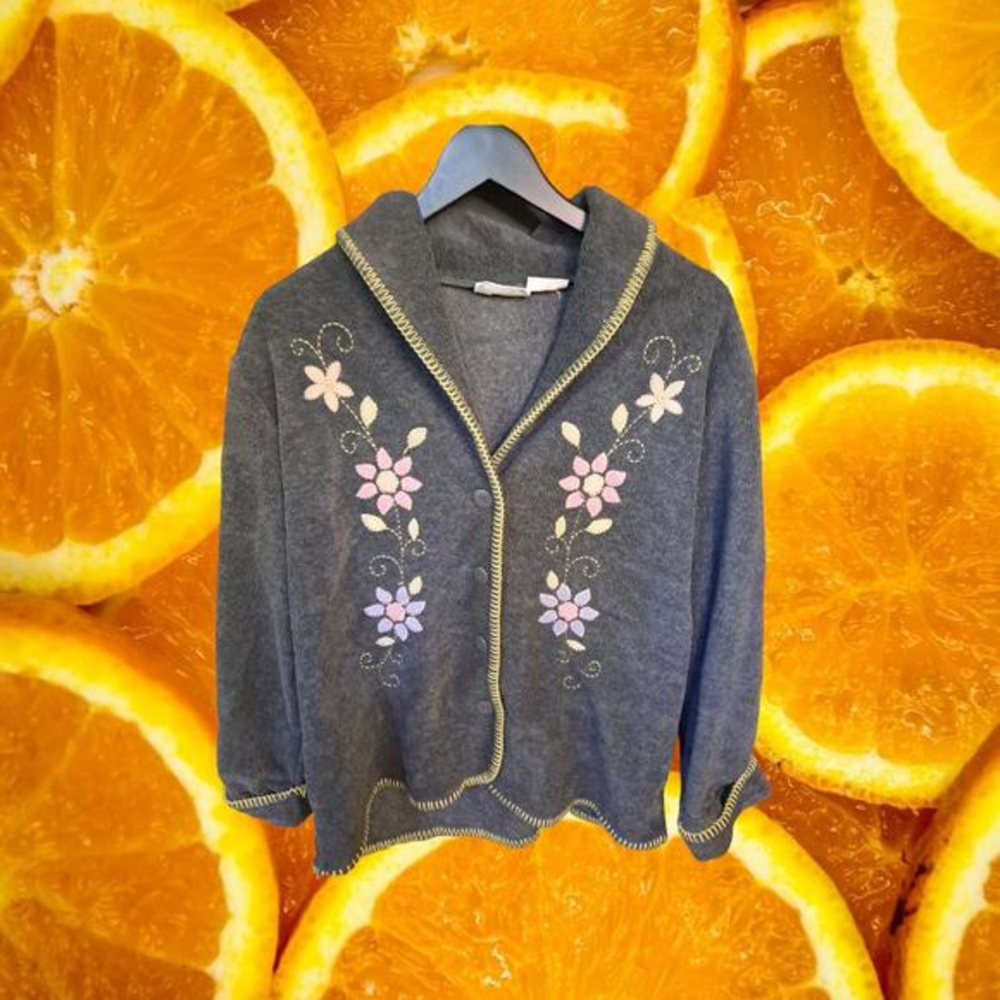 Basic Editions Floral Gray Button Up Collared Fle… - image 1